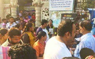 KAF Team at Mahalaxmi Temple, Mumbai, India — Leafleting in India