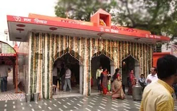 Kalki Avatar Foundation India at Hanuman Temple in New Delhi — Leafleting in India
