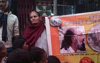 Leafleting at Kali Mandir, Bangladesh