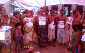 Leafleting in Rishipara, Bangladesh — Leafleting in Bangladesh