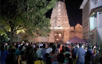 Mission Activities in Shivan Temple, Colombo — Leafleting in Sri Lanka