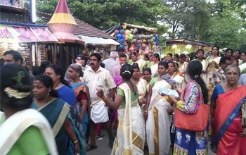 Mission Propagation in Kochi, Kerala, India — Leafleting in India
