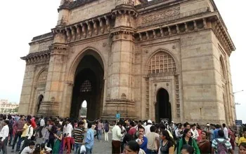 Propagation at Gateway of India in Mumbai