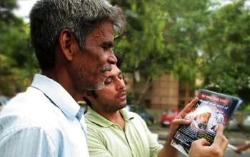 Propagation at the Sai Baba Mandir in Delhi — Leafleting in India