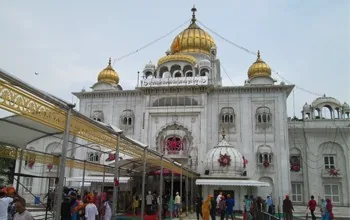 Wonderful Response at the Gurudwara Bangla Sahib, Delhi — Leafleting in India